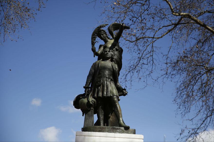 La estatua de Cristóbal Colón cumple cien años en Liniers