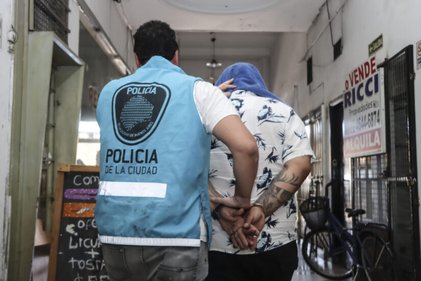 Liniers: otro golpe a la mafia de los celulares
