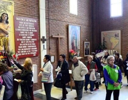 San Pantaleón: cuando la fe y la salud se convocan en Mataderos